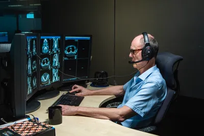 /images/photos/_LOB1687.jpg radiologists in office